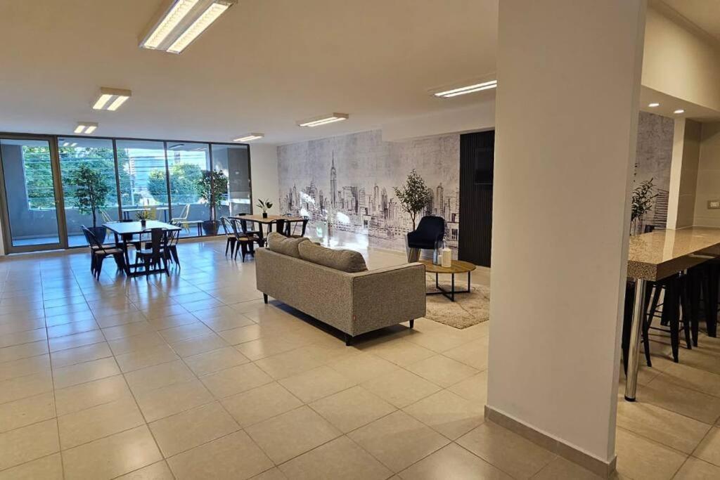 A Pasos De La Plaza De Armas-factura A Empresas Apartamento Chillán